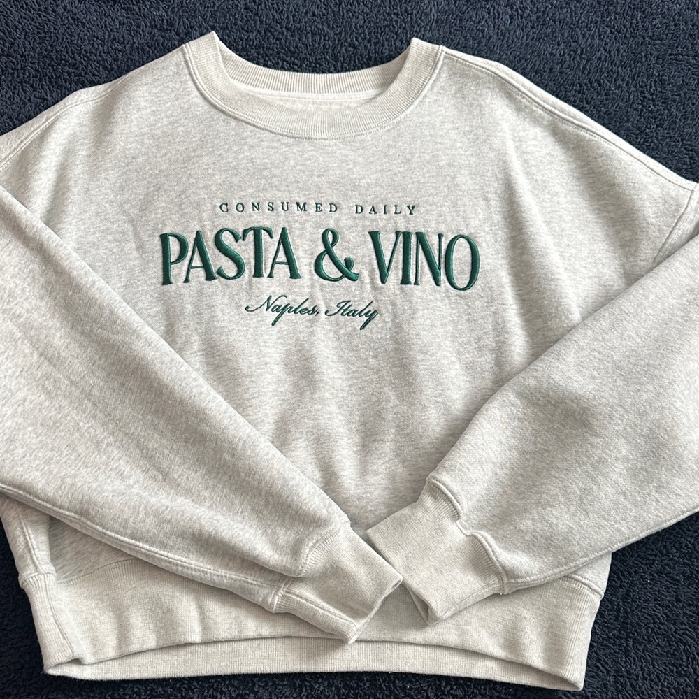 Abercrombie & Fitch Gray Crew Neck Sweater